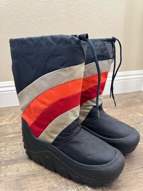 Vintage 70s 80s Rainbow Snow Moon Boots 7-8 Esprit de Ski Après Ski Korea